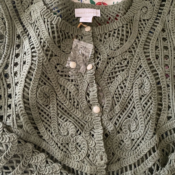 House of Harlow 1960 Sage Green Crocheted knit  top . - Picture 3 of 6
